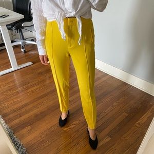 ZARA yellow chino pants. 💛Barely used in great condition.